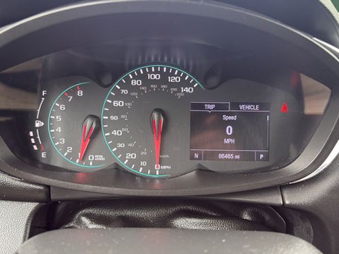 Used 2019 Chevrolet Trax LT w/ LT Convenience Package AWD/4WD image 11