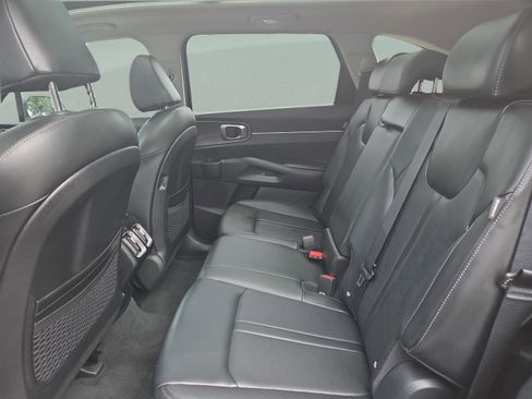 Used 2025 Kia Sorento S w/ Panoramic Sunroof Package FWD image 29