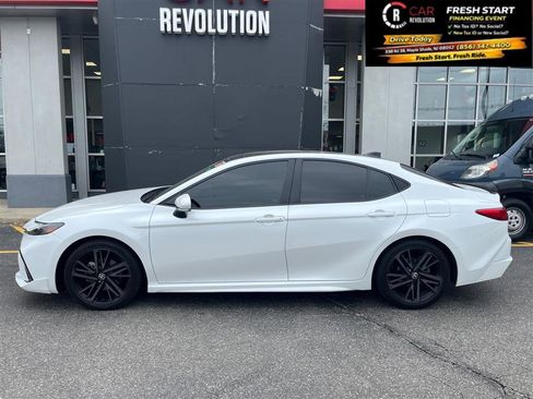 Used 2025 Toyota Camry XSE FWD image 5