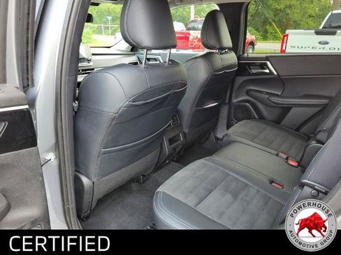 Used 2024 Mitsubishi Outlander SE FWD image 16