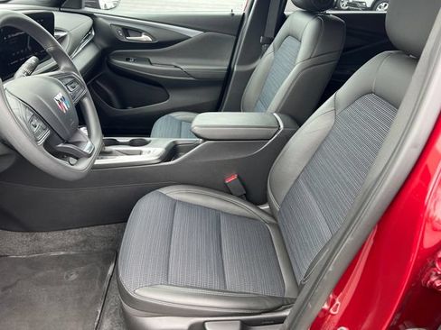 Used 2025 Buick Envista Preferred w/ Convenience II Package FWD image 12