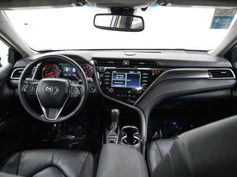 Used 2018 Toyota Camry XSE FWD image 13