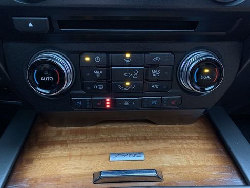 Used 2017 Ford F150 Limited image 32