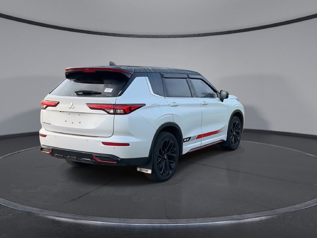 Used 2023 Mitsubishi Outlander SE AWD/4WD image 8