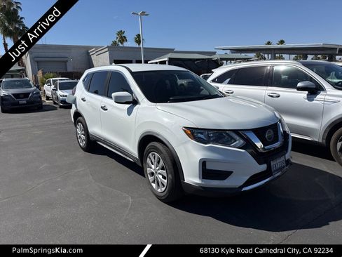 Used 2018 Nissan Rogue S AWD/4WD image 1