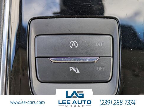 Used 2020 Ford Edge Titanium image 31