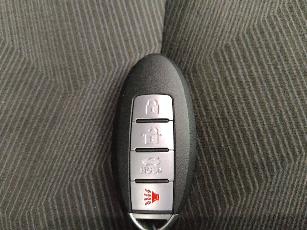 Used 2016 Nissan Rogue SV AWD/4WD image 32