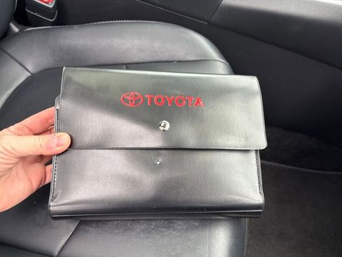 Used 2020 Toyota RAV4 XLE Premium image 37