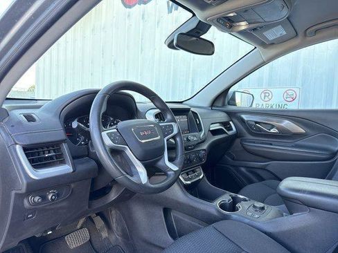 Used 2023 GMC Terrain SLE w/ Driver Convenience Package image 14