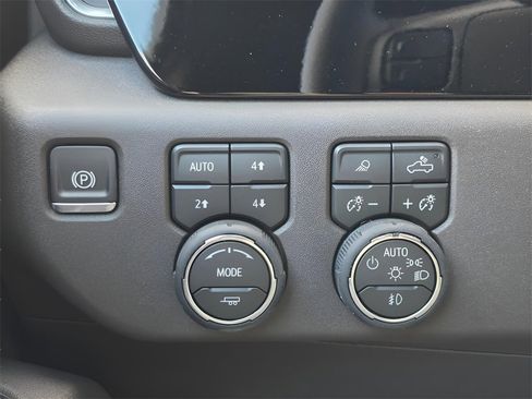 New 2026 Chevrolet Silverado 2500 LT w/ Texas Edition image 29