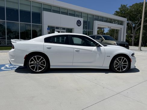 Used 2023 Dodge Charger R/T w/ Harman/Kardon Audio Group RWD image 2