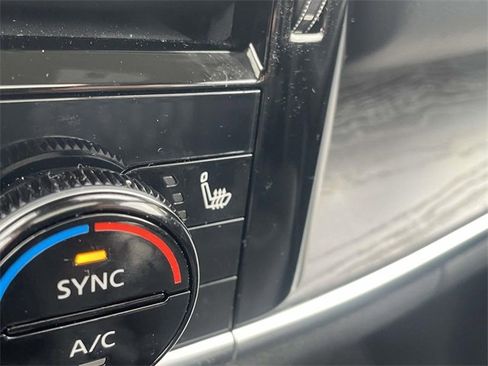 Used 2022 Nissan Rogue Platinum w/ Head-Up Display Package image 22