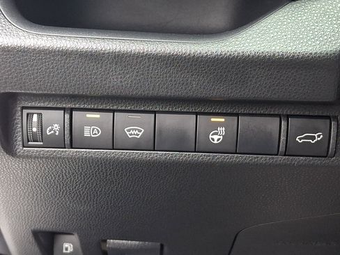 Used 2023 Toyota RAV4 SE w/ Weather & Moonroof Package image 27