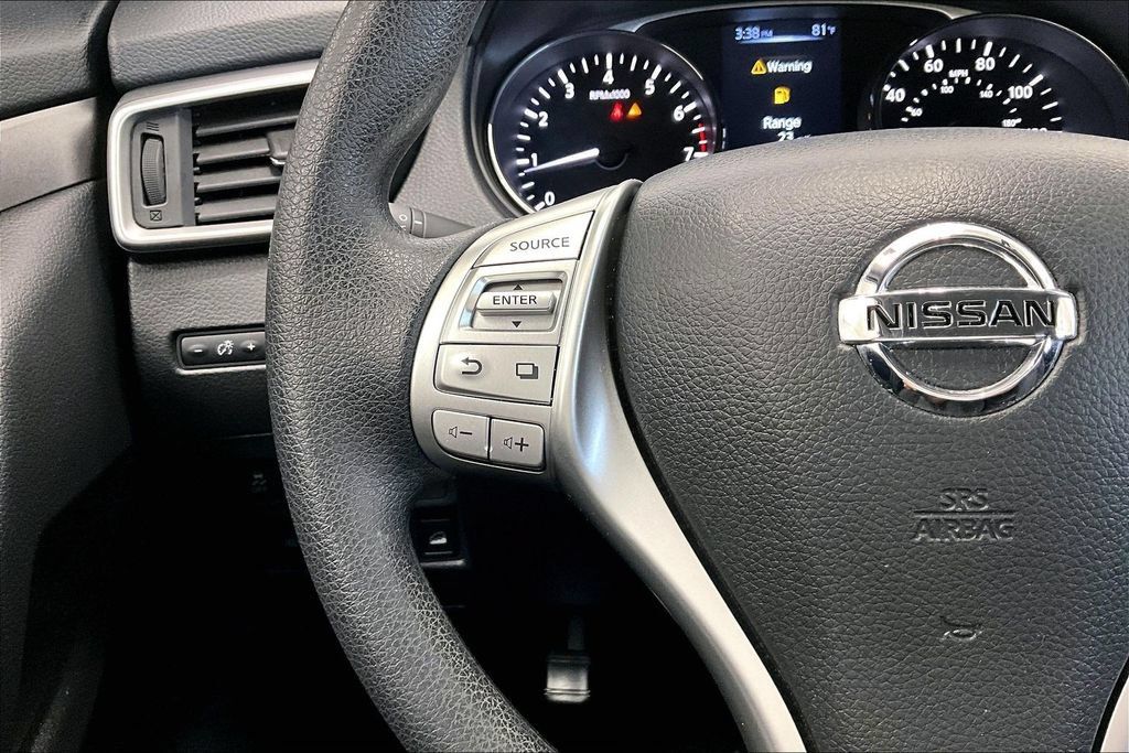 Used 2015 Nissan Rogue SV AWD/4WD image 19