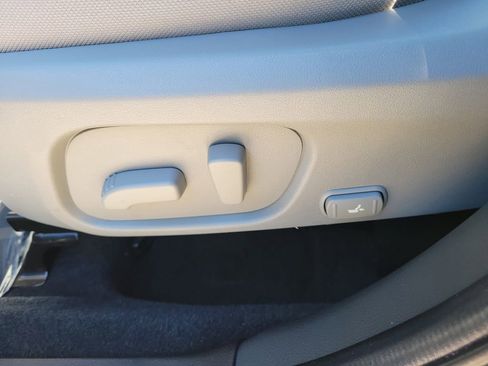 Used 2015 Subaru Forester 2.5i Premium w/ All-Weather Package image 18