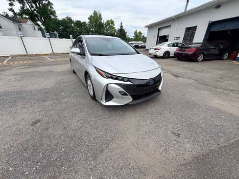 Used 2020 Toyota Prius Prime XLE FWD image 16