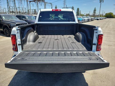 New 2026 RAM 2500 Big Horn AWD/4WD image 17
