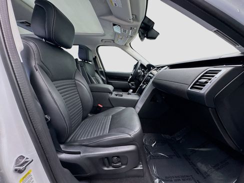 Used 2024 Land Rover Discovery S image 20