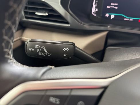 Certified 2024 Volkswagen Taos SEL AWD/4WD image 17