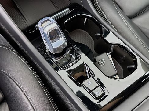 Used 2023 Volvo XC40 B4 Plus w/ Driver Assist Package image 20