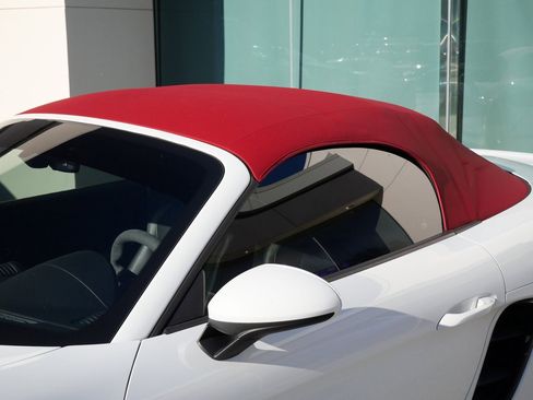 Used 2018 Porsche 718 Boxster GTS image 11