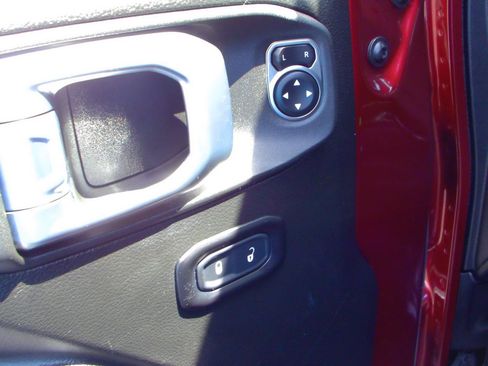 Used 2022 Jeep Wrangler Sport AWD/4WD image 12