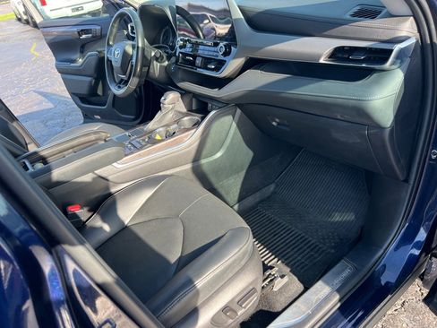 Used 2022 Toyota Highlander Platinum AWD/4WD image 24
