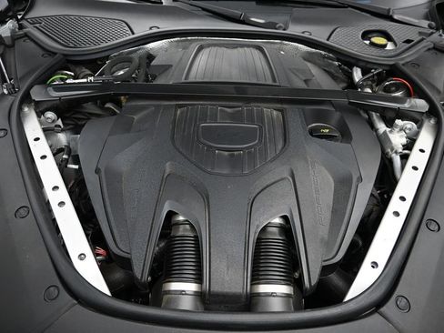 Certified 2025 Porsche Panamera 4 E-Hybrid AWD/4WD image 24