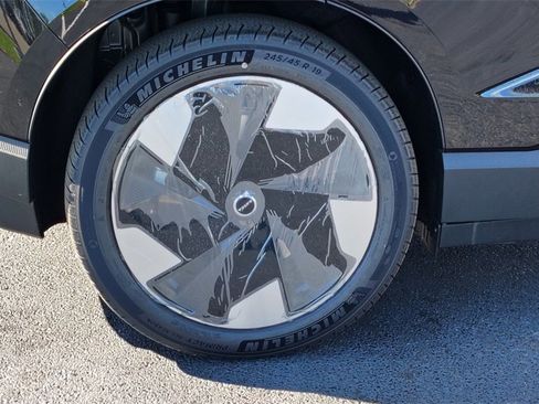 New 2025 Volvo EX30 Plus w/ Climate Package image 29