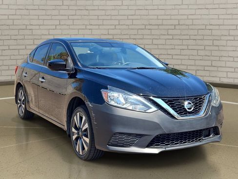 Used 2019 Nissan Sentra SV w/ Special Edition Package FWD image 3