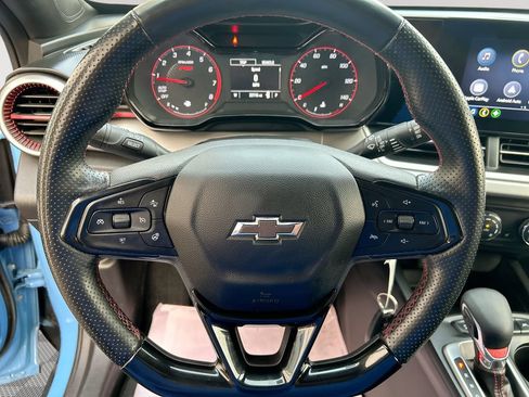 Used 2024 Chevrolet Trax RS FWD image 30
