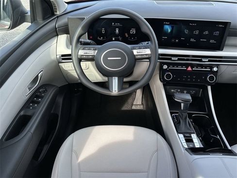 New 2026 Hyundai Tucson SEL image 3