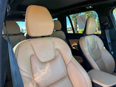 Used 2022 Volvo XC90 T6 Inscription w/ Lounge Package image 24