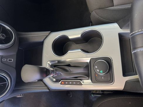 Used 2025 Chevrolet Blazer LT FWD image 37