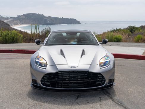Used 2026 Aston Martin Vanquish image 5