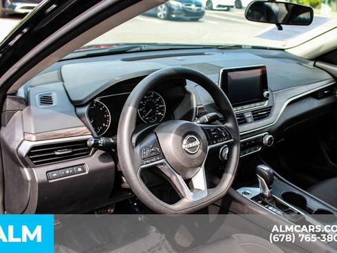 Used 2025 Nissan Altima 2.5 SV FWD image 22