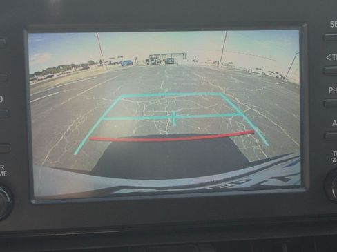 Used 2019 Toyota RAV4 XLE w/ Convenience Package FWD image 7