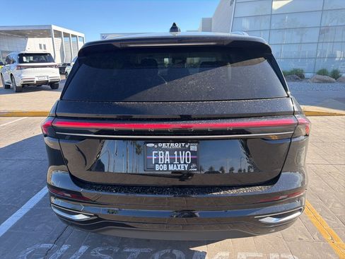 Used 2024 Lincoln Nautilus Reserve w/ Equipment Group 202A image 6