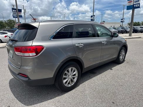 Used 2017 Kia Sorento AWD image 5