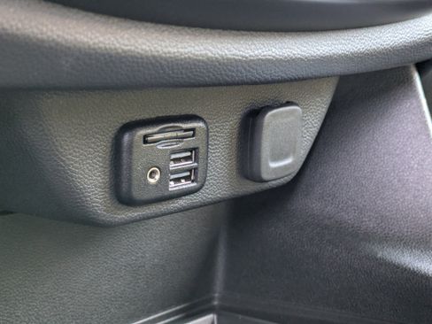 Used 2023 Chevrolet Traverse High Country image 32