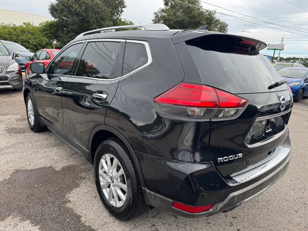 Used 2017 Nissan Rogue SV w/ SV Premium Package FWD image 5