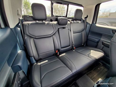 Used 2024 Ford Maverick Lariat w/ Black Appearance Package image 5