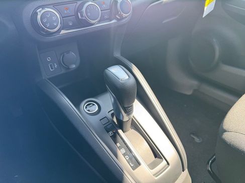 New 2025 Nissan Kicks Play S image 20
