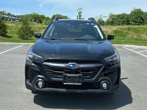 Certified 2025 Subaru Outback Premium AWD/4WD image 2