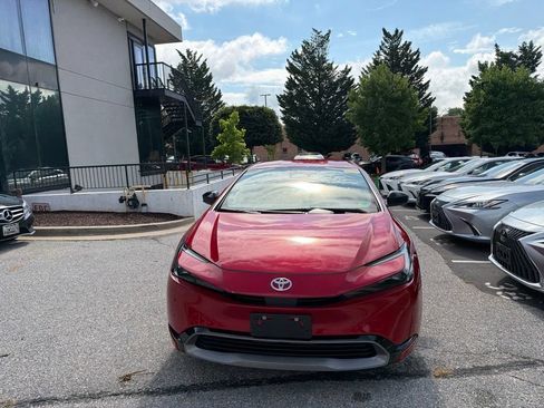 Used 2024 Toyota Prius XLE AWD/4WD image 3