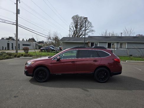 Used 2017 Subaru Outback 3.6R Limited image 8