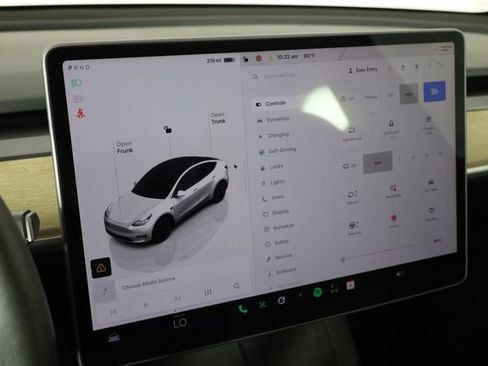 Used 2023 Tesla Model Y Long Range AWD/4WD image 23