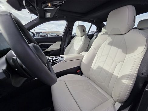 Used 2024 BMW 530i image 23