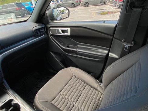 Used 2020 Ford Explorer XLT AWD/4WD image 28