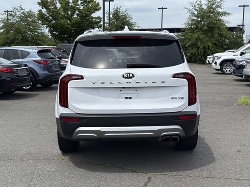 Used 2021 Kia Telluride EX w/ EX Premium Package FWD image 3